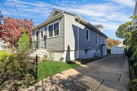 335 Elm St, Elmwood Park, NJ 07407