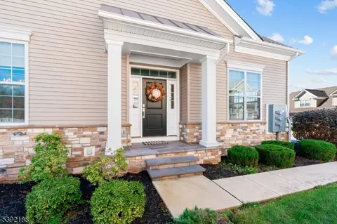 9 Van Cleef Dr, Whitehouse Station, NJ 08889