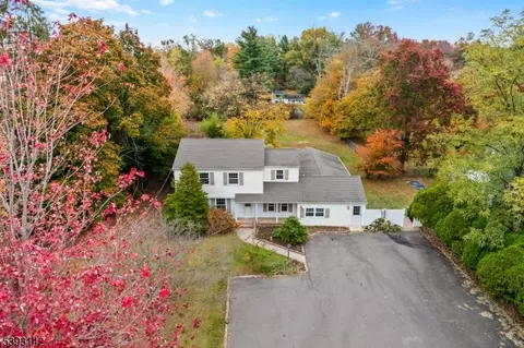 2 Washington St, Rocky Hill, NJ 08553