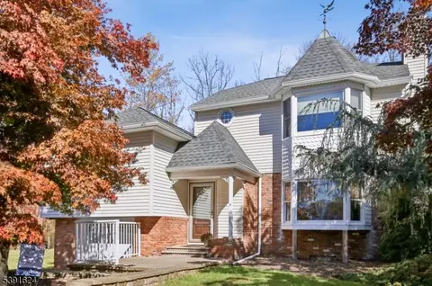 4 Ledgewood Trl, Kinnelon, NJ 07405