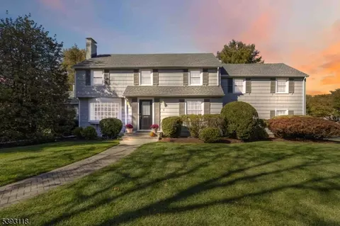 8 West Dr, Morristown, NJ 07960