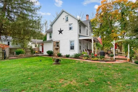 689 Riegelsville Rd, Milford, NJ 08848