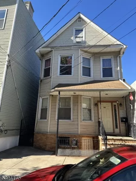 31 Read St, Newark, NJ 07105