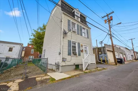 11 Cedar Aly, Phillipsburg, NJ 08865