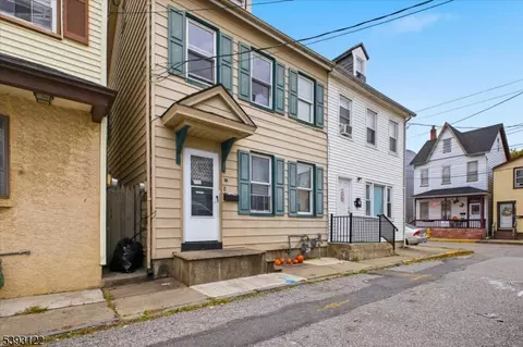 36 Fox St, Phillipsburg, NJ 08865