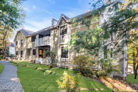 2 A Foxwood Dr #A, Morris Plains, NJ 07950