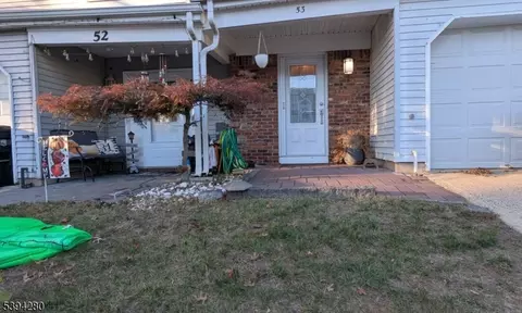 53 Thorne Ln, Matawan, NJ 07747