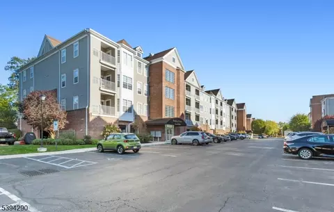 259 Cory Ln #259, Elmwood Park, NJ 07407