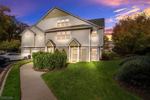 25 Mayer Dr, Clifton, NJ 07012