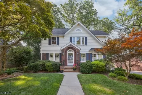 7 Sylvan Rd, Verona, NJ 07044