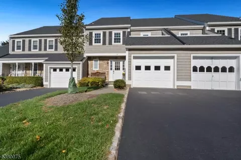 16 Galway Dr, Mendham, NJ 07945