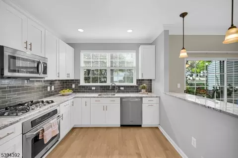 76 Hancock Dr, Morristown, NJ 07960