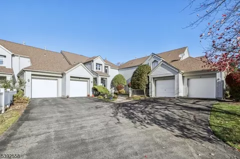 27 Harker Hill Dr #27, Hamburg, NJ 07419