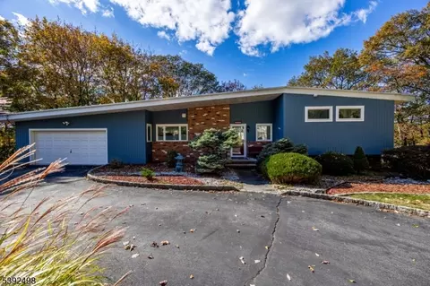 23 Highland Ave # A, Bloomingdale, NJ 07403