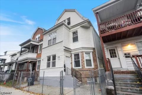 552 Norwood St, East Orange, NJ 07018
