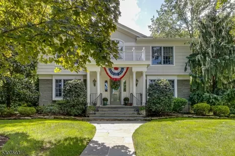 11 Mountain View Dr, Mountainside, NJ 07092