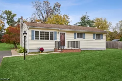 116 Meadowbrook Dr, Hillsborough, NJ 08844