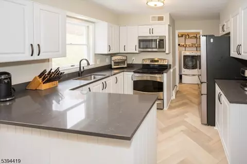 66 Fords Rd, Randolph, NJ 07869
