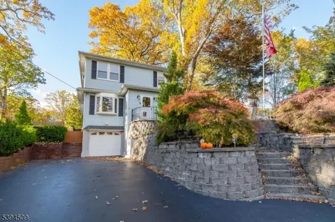 30 Voorhis Pl, Ringwood, NJ 07456