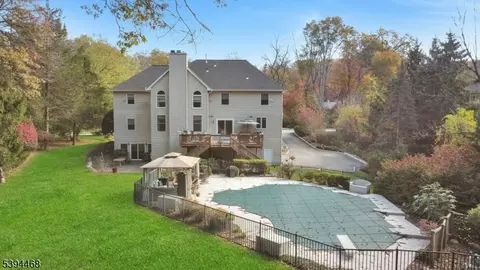 7 Valley Forge Rd, Oakland, NJ 07436