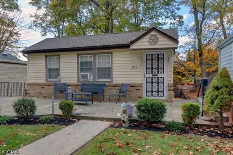 332 Elmira Trl, Hopatcong, NJ 07843