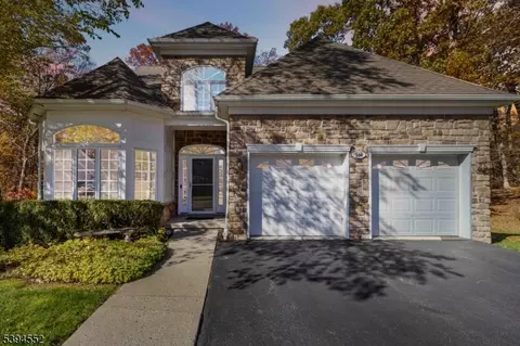 100 Zachary Way, Mount Arlington, NJ 07856