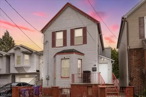 16 Hinsdale Pl, Newark, NJ 07104