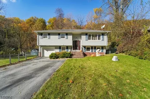 5 Zinnia Dr, Glenwood, NJ 07418