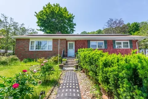 138 Bartley Flanders Rd, Mount Olive, NJ 07836