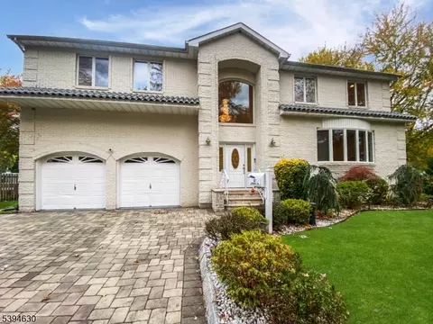 67 Brookside Ter, Clark, NJ 07066