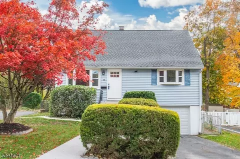 26 Ann St, Bloomingdale, NJ 07403