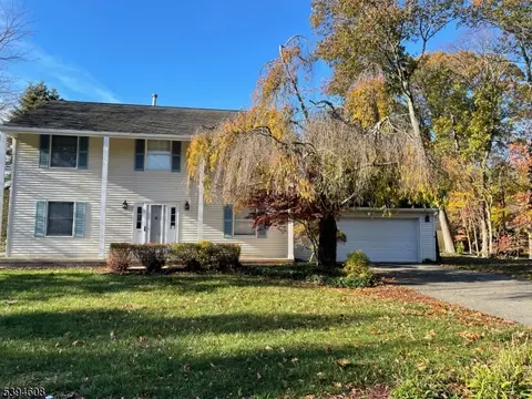 24 Alpine Ln, West Milford, NJ 07480