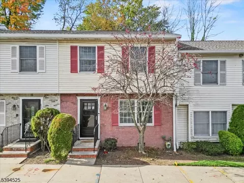 839 Valley St, Vauxhall, NJ 07088