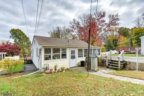 215 Washington Ave, Dover, NJ 07801