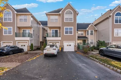 1105 Rhoads Dr, Belle Mead, NJ 08502