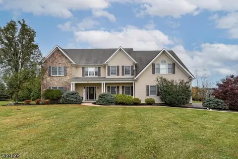 1 Dale Dr, Flemington, NJ 08822