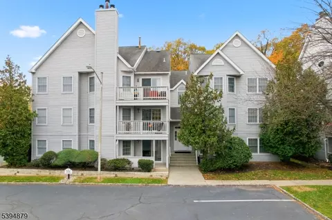 75 Quartz Ln #75, Paterson, NJ 07501