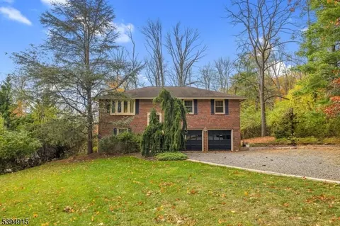 39 Old Stirling Rd, Warren, NJ 07059 photo 2