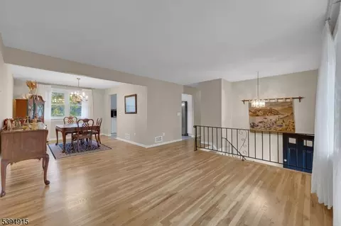 39 Old Stirling Rd, Warren, NJ 07059 photo 12