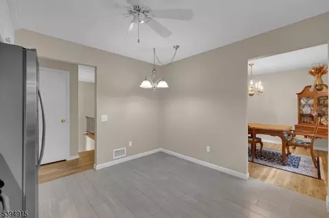 39 Old Stirling Rd, Warren, NJ 07059 photo 9