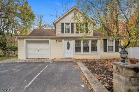115 Jefferson Ave, Green Brook, NJ 08812