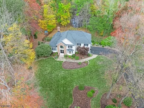 6 Woods End Trl, Rockaway Twp, NJ 07866