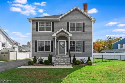 35 Hughes Pl, Little Falls Twp, NJ 07424