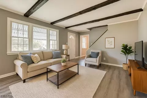 Living - 310 Howard Ave, Middlesex, NJ 08846 photo 4 of 5
