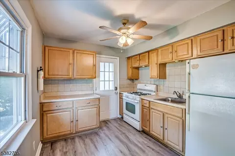 Kitchen - 310 Howard Ave, Middlesex, NJ 08846 photo 1 of 2
