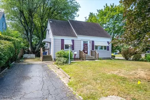 Exterior - 310 Howard Ave, Middlesex, NJ 08846 photo 2 of 8