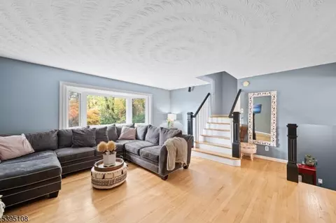 156 Margaret Ave, Nutley, NJ 07110 photo 4
