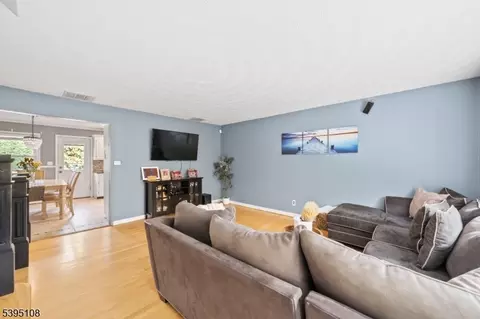 156 Margaret Ave, Nutley, NJ 07110 photo 5