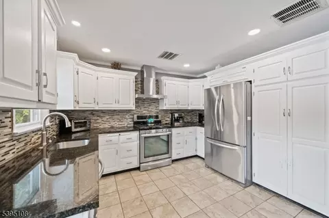 156 Margaret Ave, Nutley, NJ 07110 photo 7