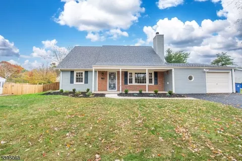 61 Johnson Rd, Somerset, NJ 08873